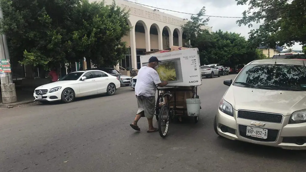 Alberto recorre las calles del Centro